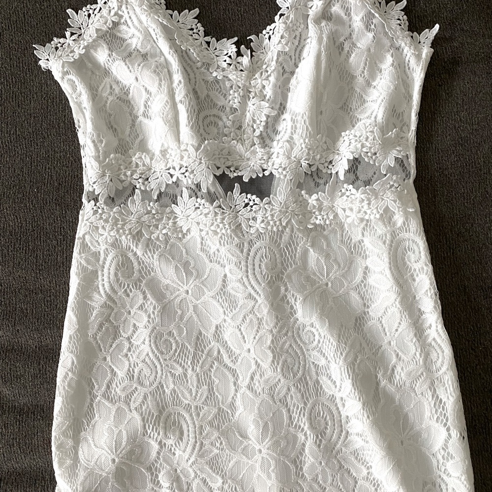 Women’s white lace dress